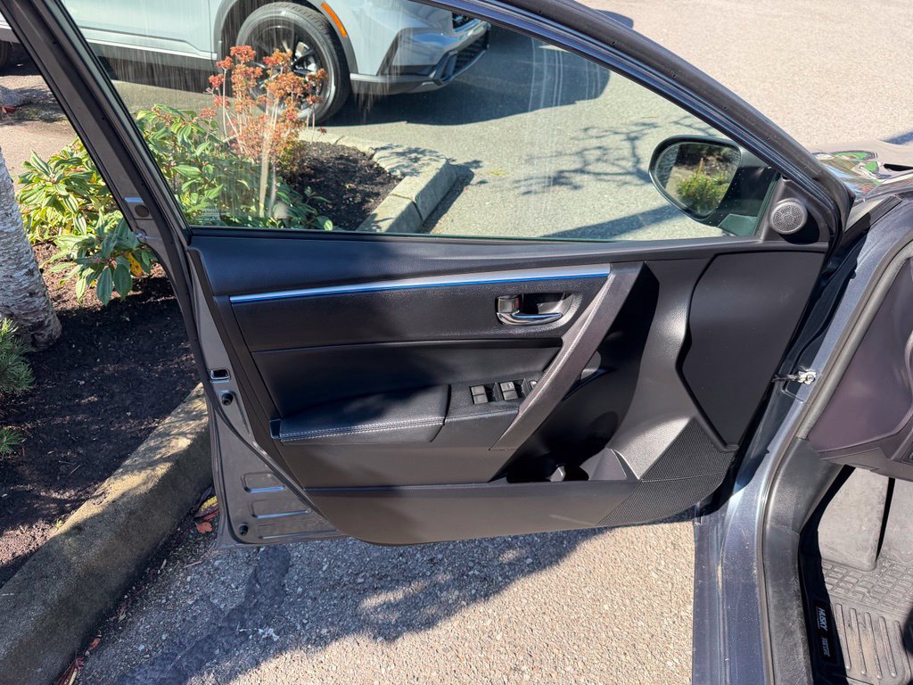 Used 2015 Toyota Corolla S FWD image 11