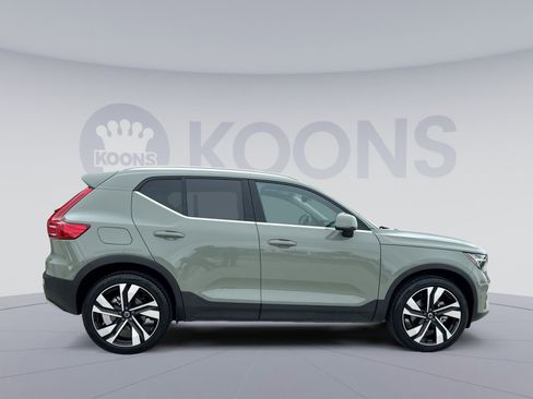 Certified 2025 Volvo XC40 B5 Ultra w/ Protection Package Premier AWD/4WD image 8