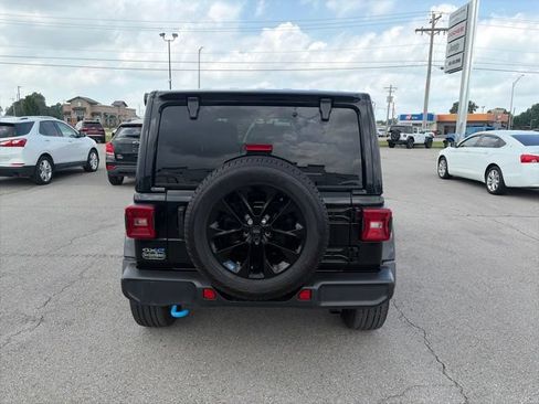 Used 2023 Jeep Wrangler Unlimited Sahara w/ Cold Weather Group AWD/4WD image 5