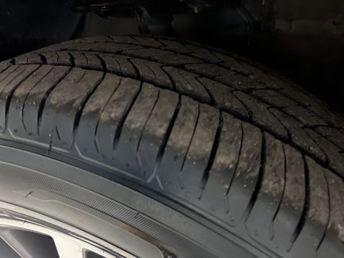 Used 2019 Toyota Highlander XLE image 43