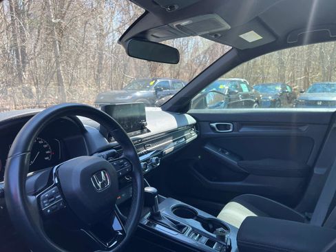 Used 2023 Honda Civic Sport image 15