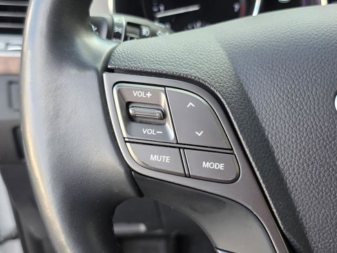 Used 2018 Hyundai Santa Fe Limited image 27