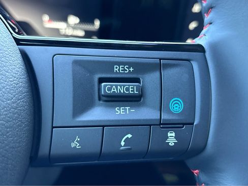 Used 2025 Nissan Kicks SR FWD image 18