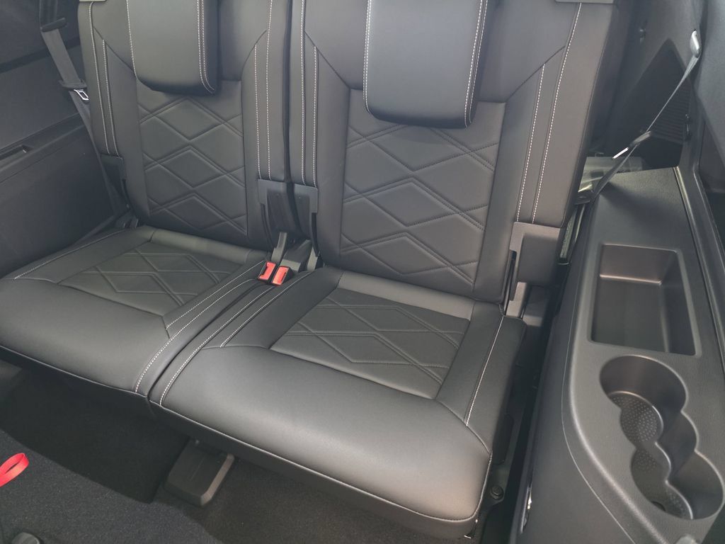 New 2026 Volkswagen Atlas SE FWD image 24