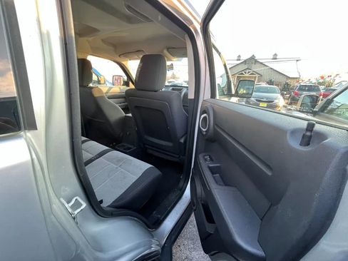 Used 2007 Dodge Nitro SXT image 16
