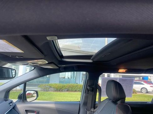 Used 2025 Toyota Sienna XSE FWD image 29