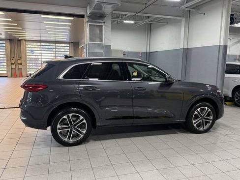 Used 2025 Audi Q5 Premium w/ Convenience Package AWD/4WD image 4