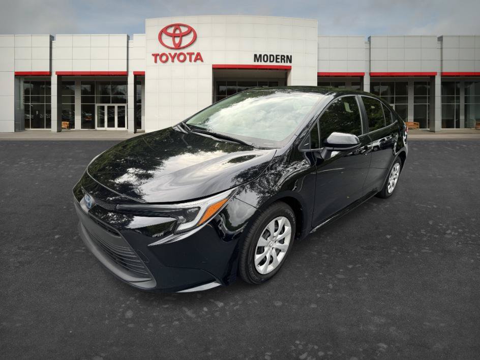 Used 2024 Toyota Corolla LE FWD image 1