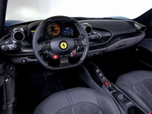 Used 2023 Ferrari F8 Tributo image 5