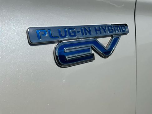 Used 2022 Mitsubishi Outlander SEL AWD/4WD image 21