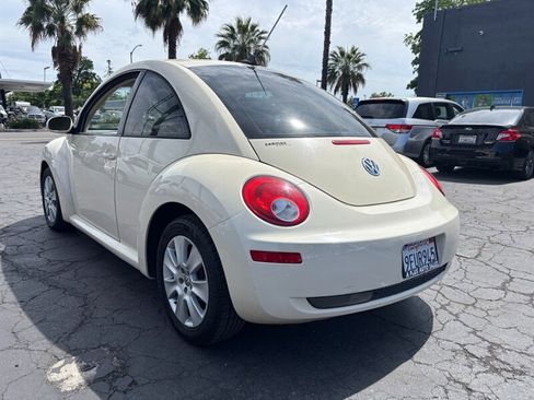 Used 2009 Volkswagen Beetle S image 6