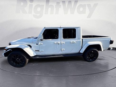 Used 2023 Jeep Gladiator Overland AWD/4WD image 2
