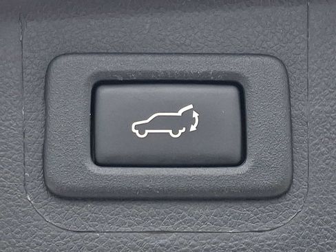 Used 2018 Subaru Outback 3.6R Limited AWD/4WD image 30