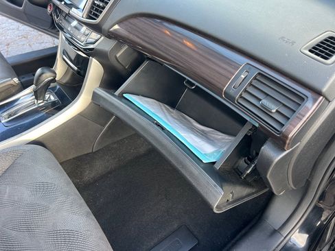 Used 2017 Honda Accord EX image 21