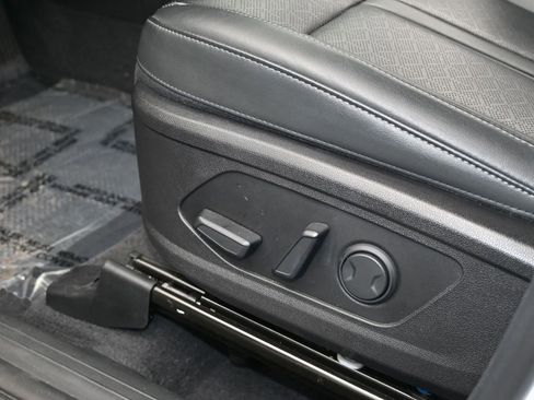 Used 2023 Kia Sorento S image 12