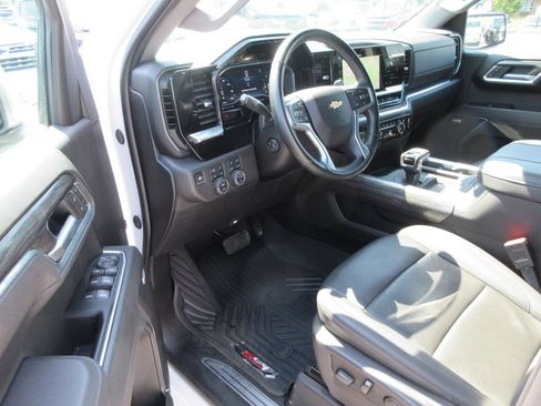 Certified 2025 Chevrolet Silverado 1500 LTZ AWD/4WD image 16