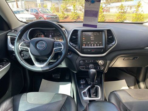Used 2018 Jeep Cherokee Trailhawk w/ Comfort/Convenience Group AWD/4WD image 8