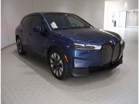 Certified 2024 BMW iX xDrive50 AWD/4WD image 8