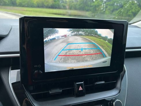 Used 2025 Toyota Corolla LE image 24