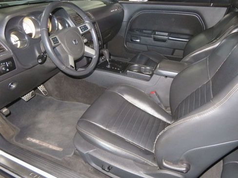Used 2010 Dodge Challenger R/T RWD image 18