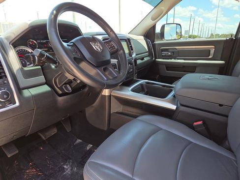 Used 2018 RAM 1500 SLT AWD/4WD image 27