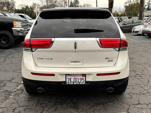Used 2013 Lincoln MKX Base image 4