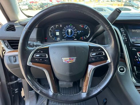 Used 2020 Cadillac Escalade 2WD image 33