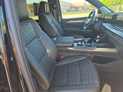 Certified 2026 Cadillac Escalade V AWD/4WD image 10