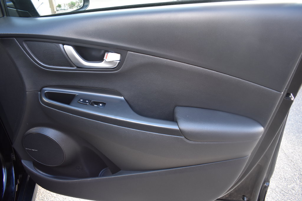 Certified 2023 Hyundai Kona Limited FWD image 13