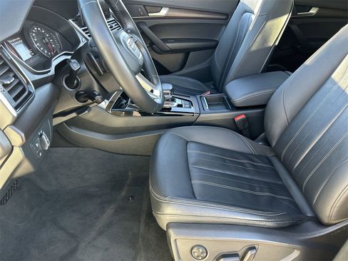 Used 2022 Audi Q5 2.0T Premium image 16