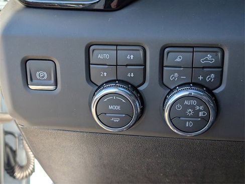 New 2026 GMC Sierra 2500 Denali Ultimate image 17