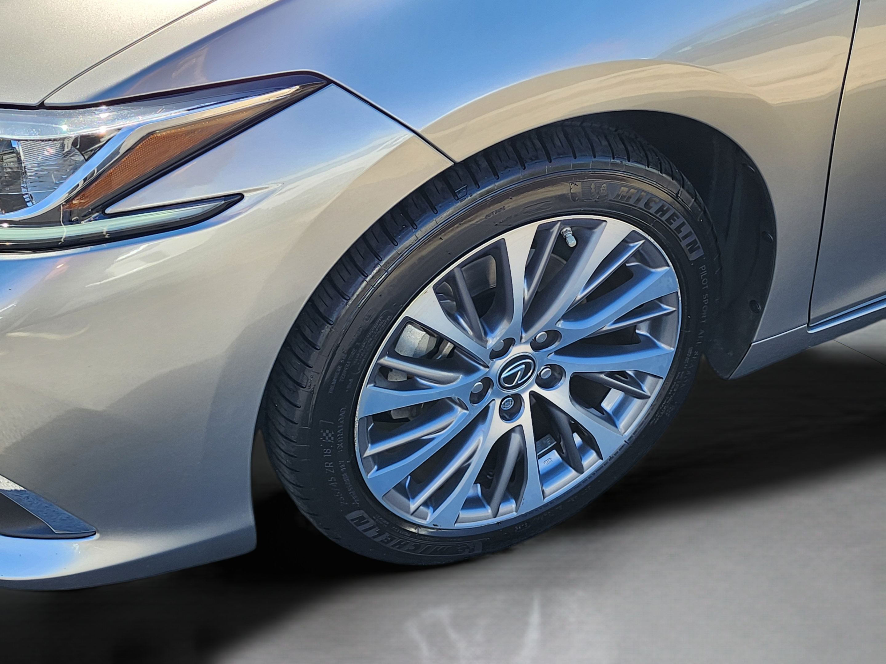 Used 2019 Lexus ES 350 w/ Premium Package FWD image 10