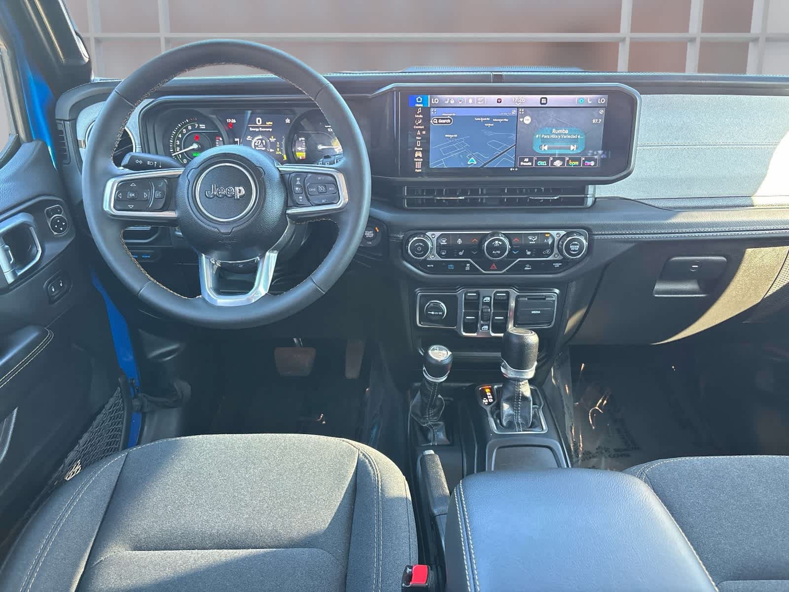 Used 2024 Jeep Wrangler Unlimited Sahara w/ Technology Group AWD/4WD image 12