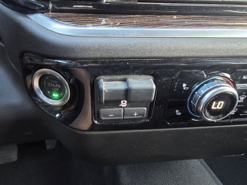 Used 2025 GMC Sierra 2500 SLE w/ SLE Value Package; image 21