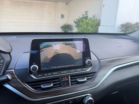 Used 2024 Nissan Altima 2.5 SV image 24