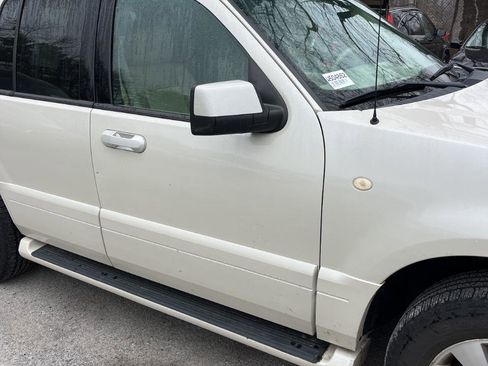 Used 2006 Mercury Mountaineer Luxury image 4