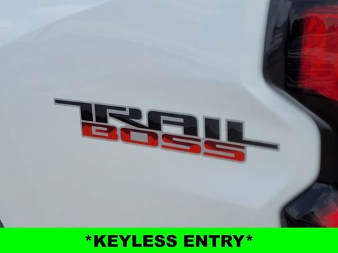 Used 2024 Chevrolet Colorado Trail Boss w/ Technology Package AWD/4WD image 10