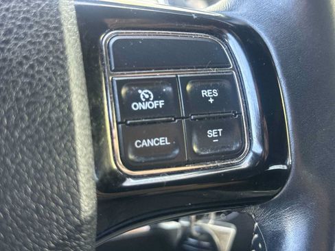 Used 2019 Dodge Grand Caravan SXT FWD image 27