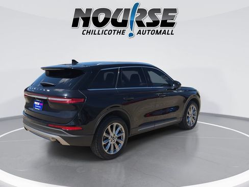 Used 2022 Lincoln Corsair AWD w/ Premium Package image 8