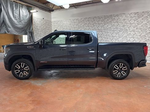 Used 2022 GMC Sierra 1500 AT4 w/ Technology Package image 4