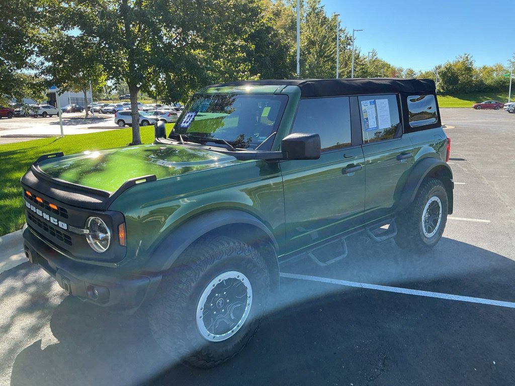 Used 2023 Ford Bronco Black Diamond w/ Sasquatch Package AWD/4WD image 4