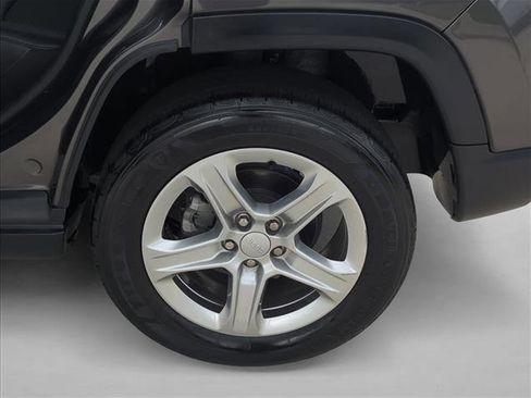 Used 2023 Jeep Compass Latitude AWD/4WD image 25