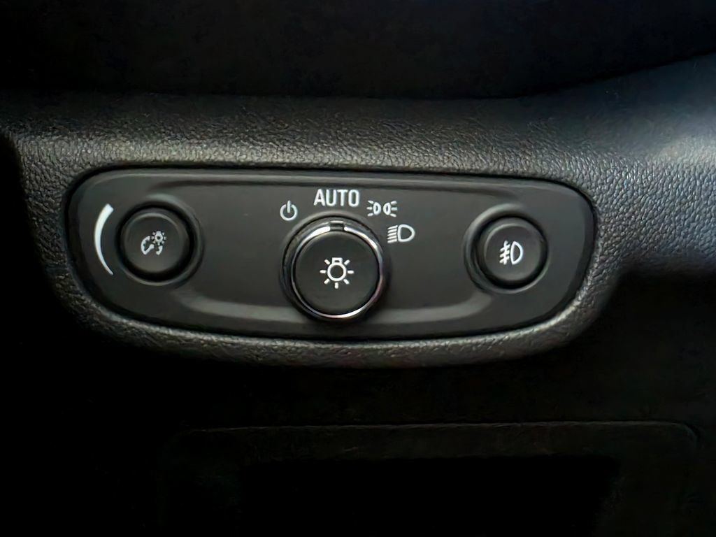 Used 2023 Chevrolet TrailBlazer RS w/ Convenience Package AWD/4WD image 20