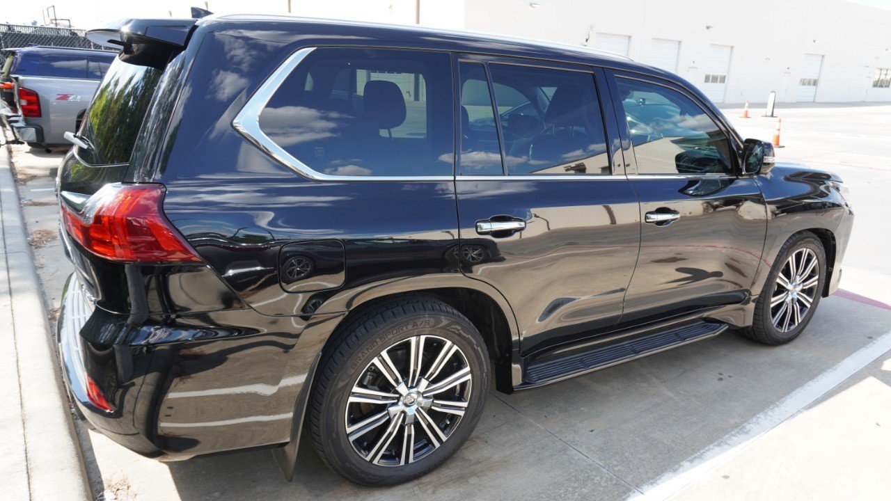 Used 2021 Lexus LX 570 4WD w/ Luxury Package image 7