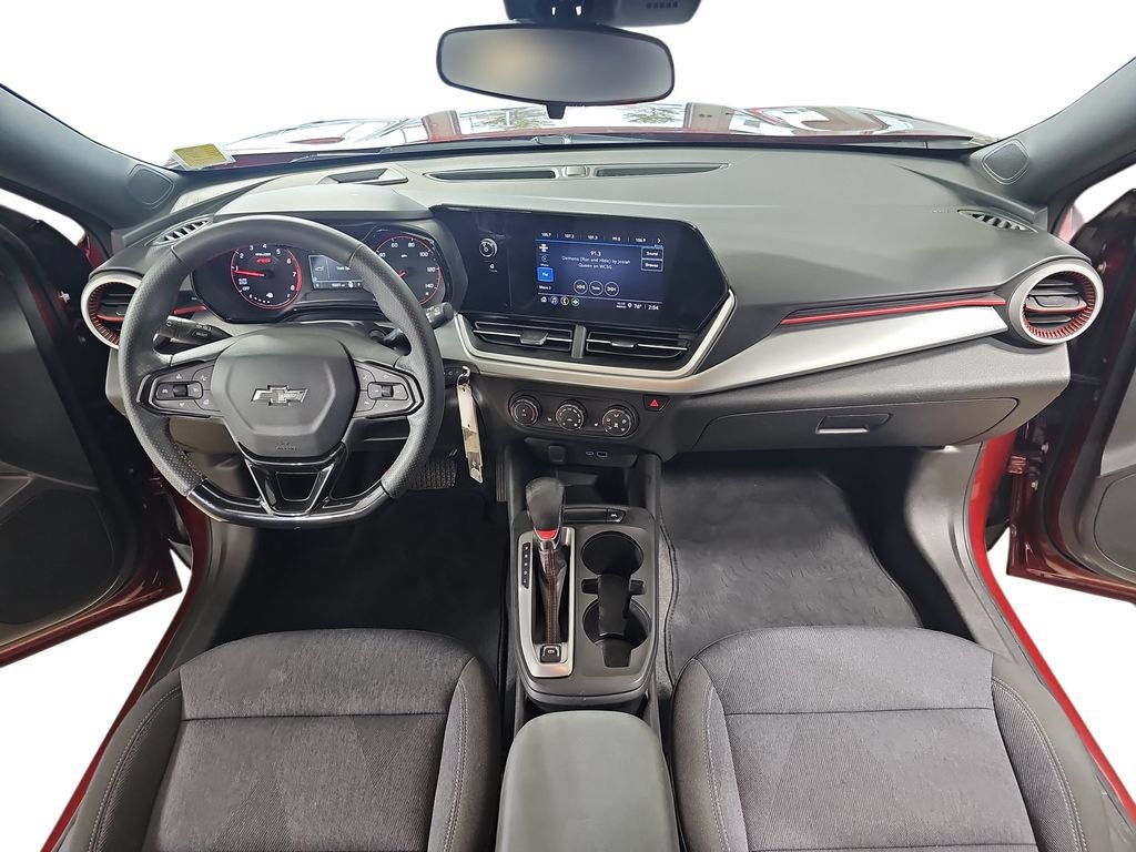 Certified 2024 Chevrolet Trax RS FWD image 11
