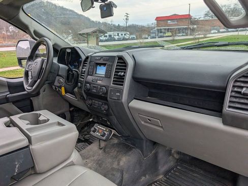 Used 2022 Ford F550 4x4 Regular Cab Super Duty w/ Power Equipment Group image 19