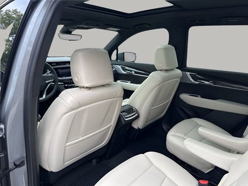 New 2025 Cadillac XT6 Sport w/ Technology Package image 15