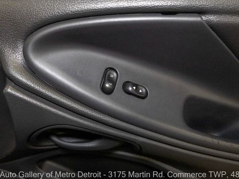 Used 2004 Ford Mustang Mach 1 RWD image 35