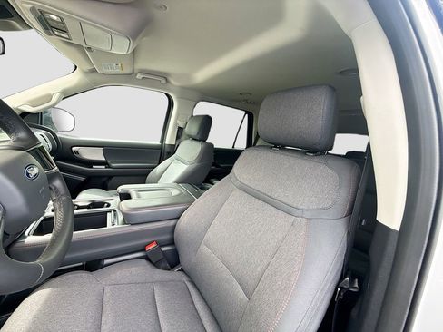Used 2025 Ford Expedition Active RWD image 26