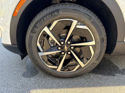 New 2026 Chevrolet Equinox EV LT image 31